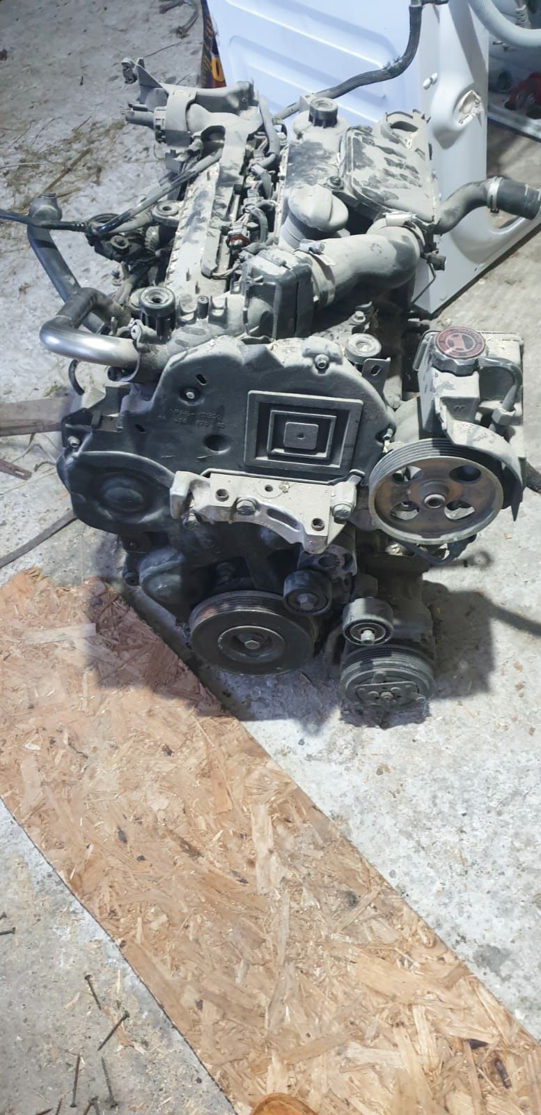 Motor 1.4 hdi cod 8hx complet..Ford, Peugeot, citroen