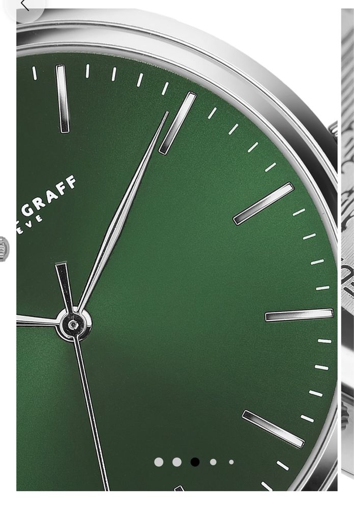 Часовник с зелен циферблат