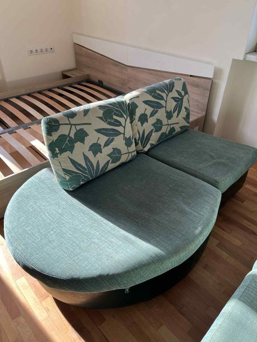 Продавам диван от две части