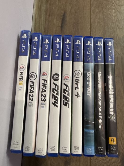 PlayStation 4 slim със два Джойстика и девет игри