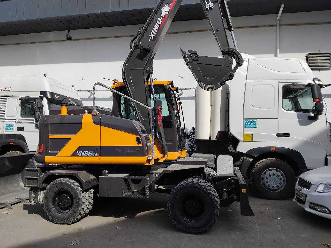 Ғилдиракли мини-экскаватор XN95W-9G