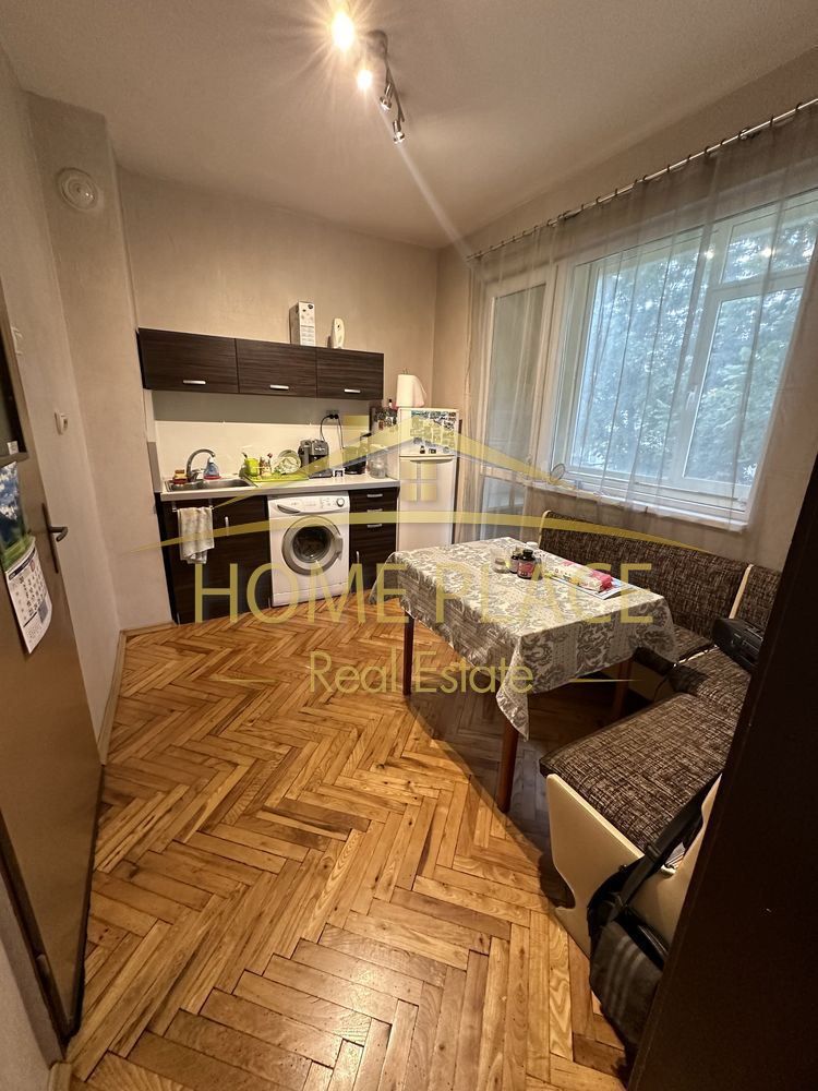 Тристаен апартамент  в кв. Трошво