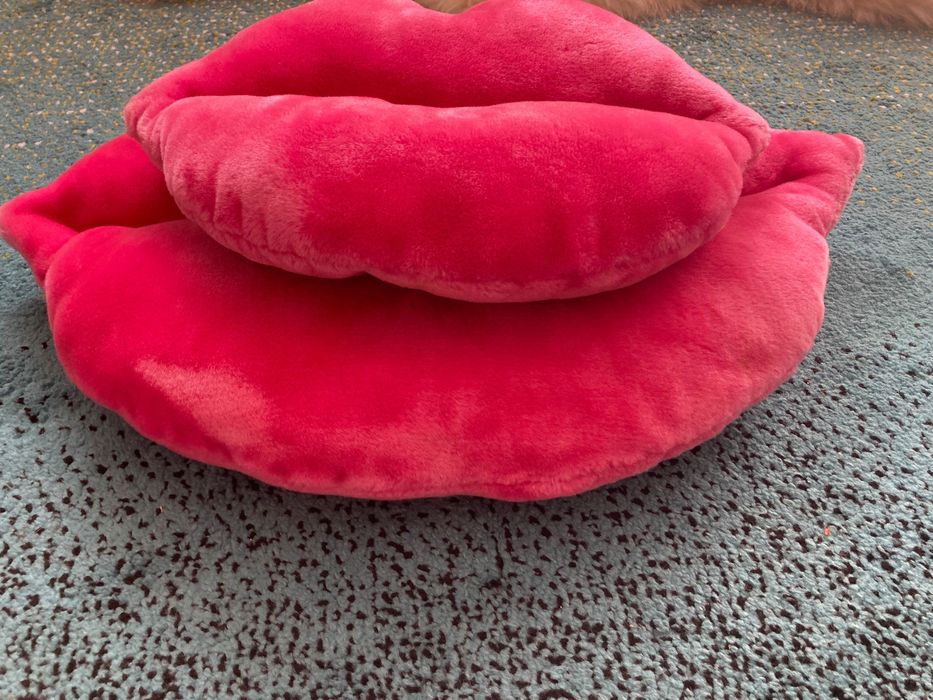 Декоративни възглавнички “ Целувка “