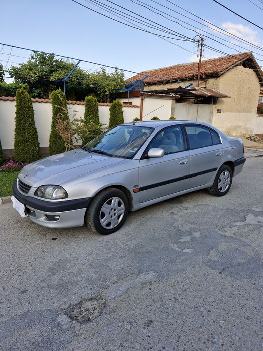 Toyota Avensis 2000г.