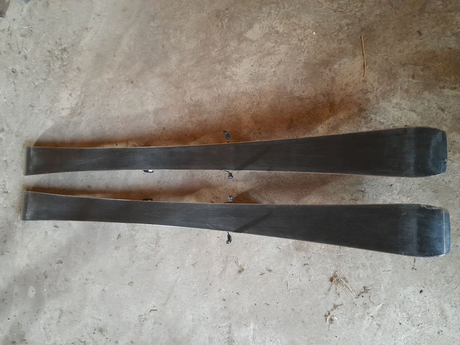 Schiuri 155 cm.in stare buna 280  ron