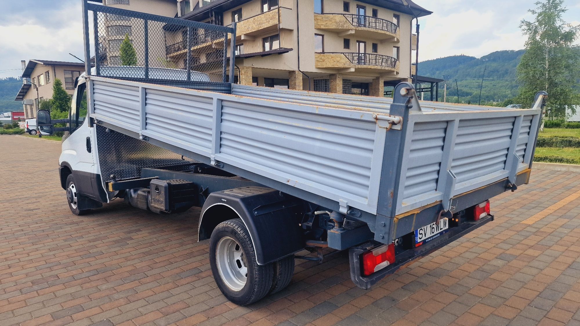 Vand iveco daily 50 150 basculabil cu bena omologata