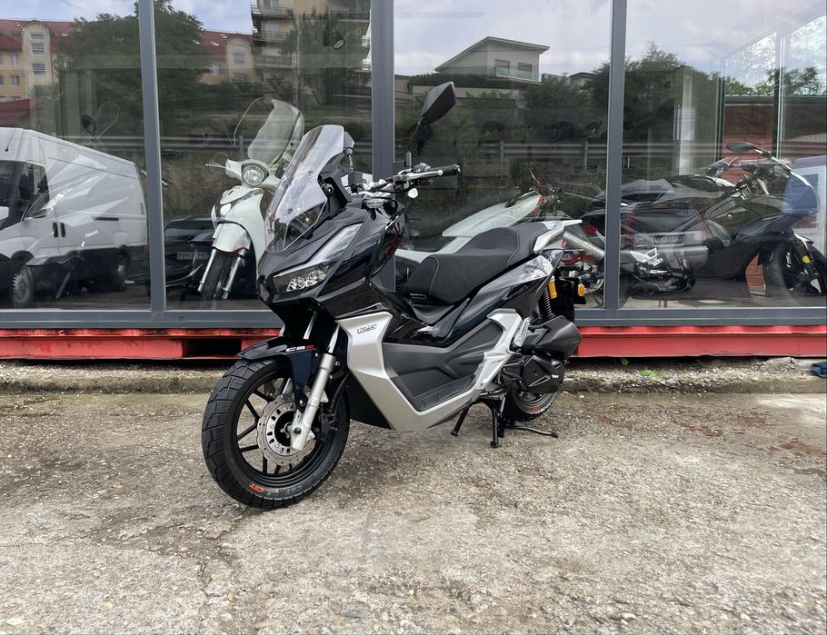 Scuter TNT XCO 125 cc-Nou-CBS Keyless go-apple carplay