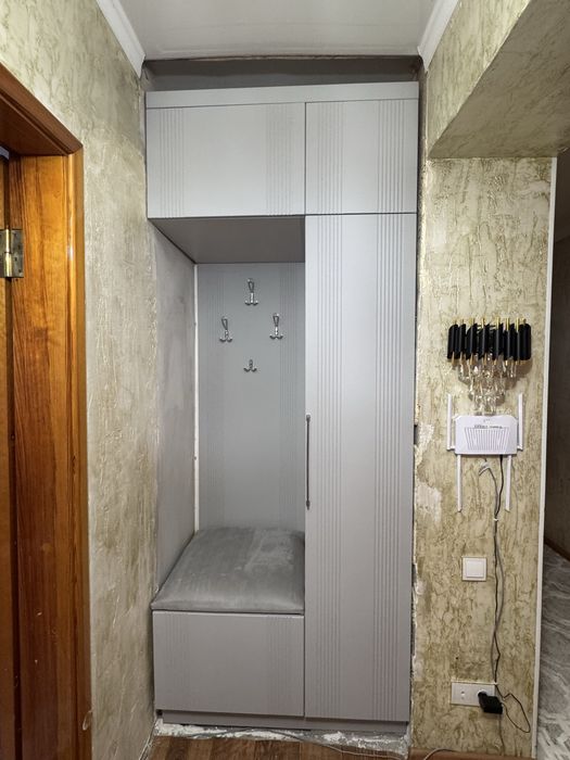 Прихожий шкаф,абсолютно новая