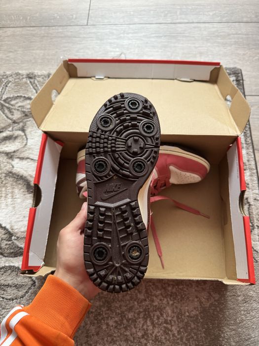 Vand adidasi nike dunk