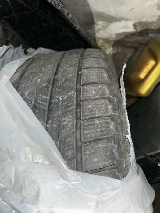 Продам зимнюю резину комплект