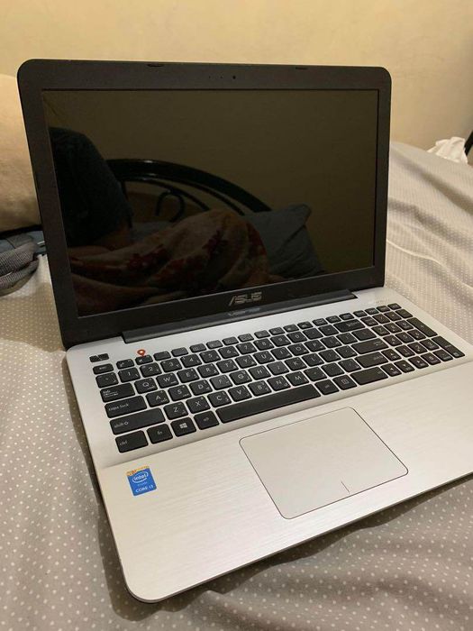 Лаптоп Asus X555LAB
