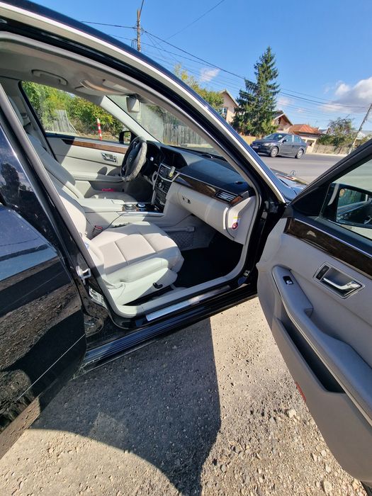 Mercedes E 220 Avangarde/ 7G-tronic  /300000 km 2011