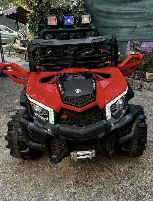 Детски  електрически двуместен джип