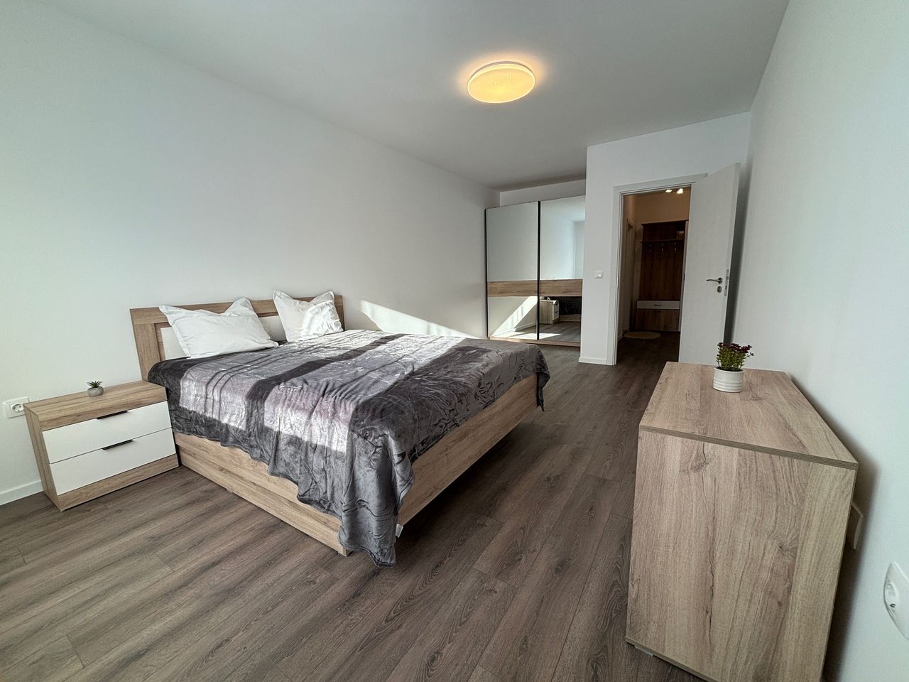 Дава се под наем Двустаен апартамент в Банско - 76 кв.м за 459 € - Снимка #11