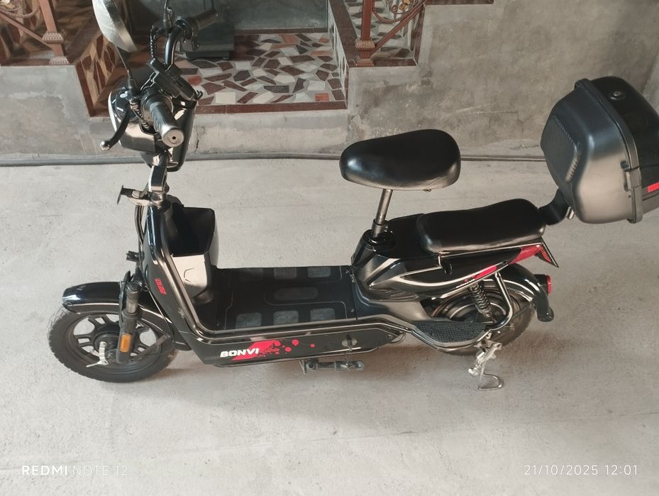 Skuter bonvi sotiladi
