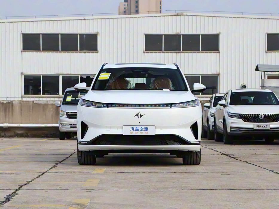 Dongfeng Ep008 гибрид 5 местный Ультра версия