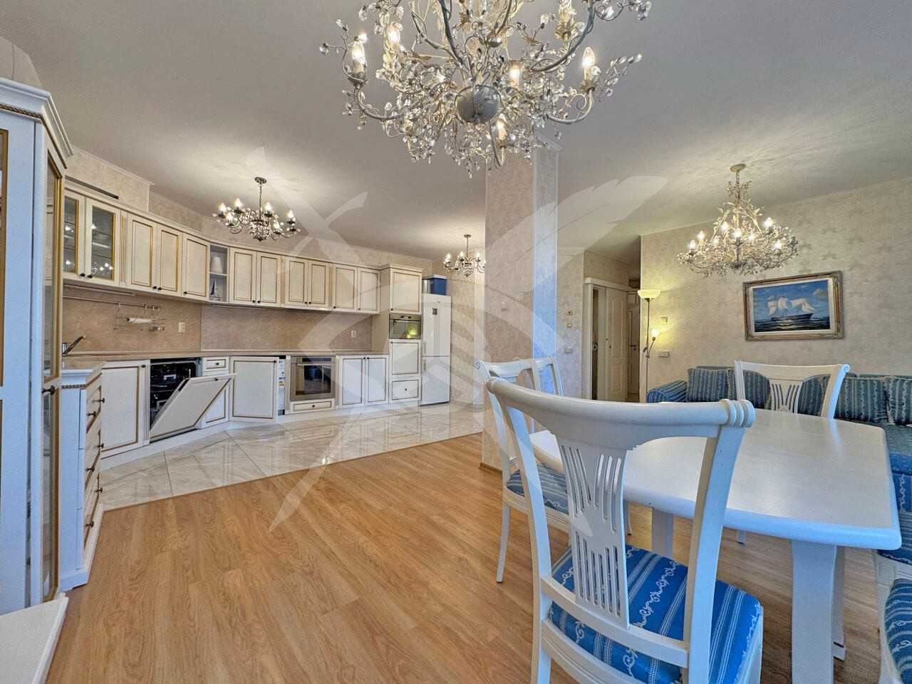 Продава се Тристаен апартамент в к.к. Слънчев бряг - 118 кв.м за 1568 €/кв.м - Снимка #1