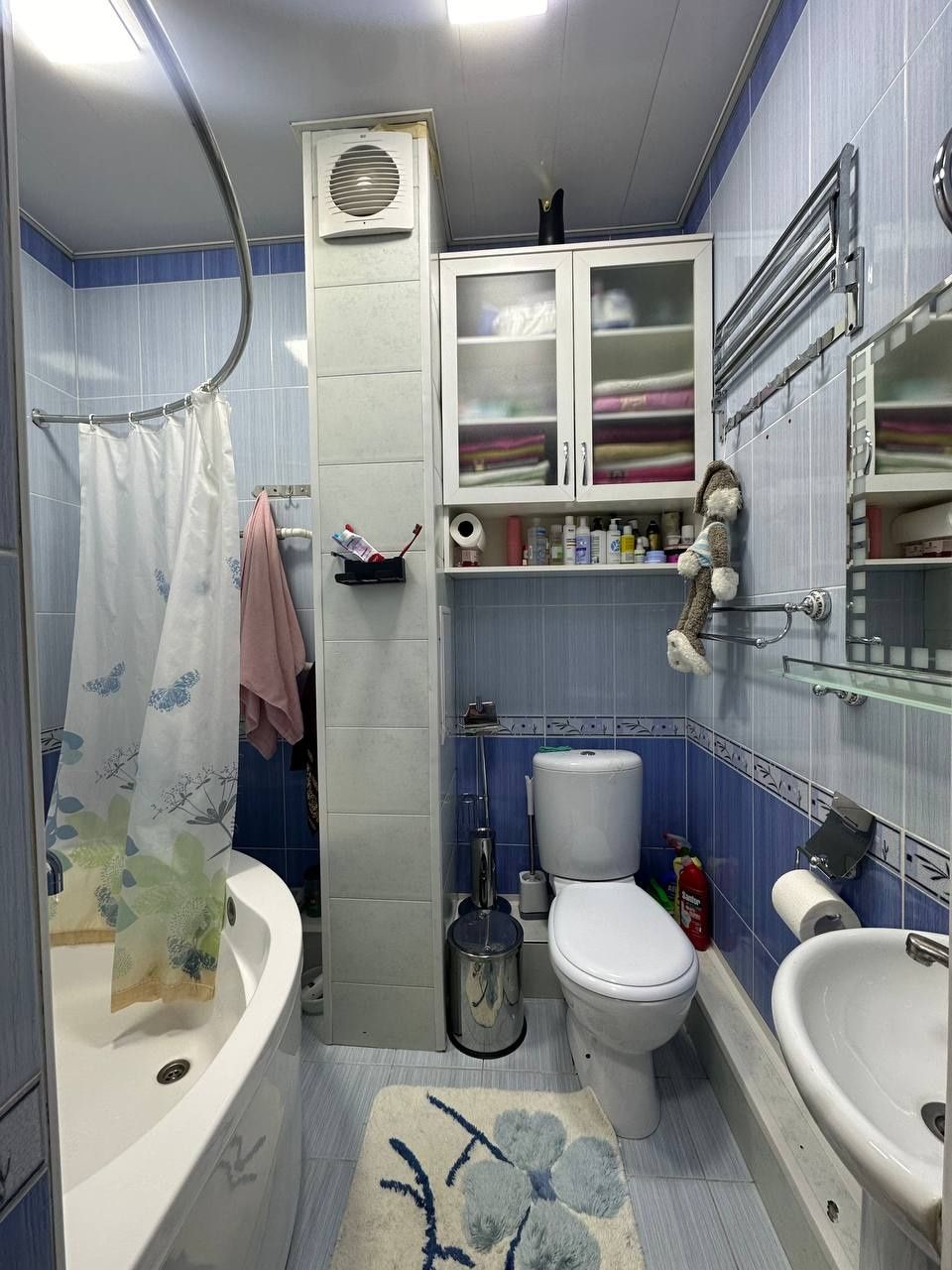 Yunusobod 14 mavze 2 xona 1 etaj sotiladi ipoteka ga xam nejiloy