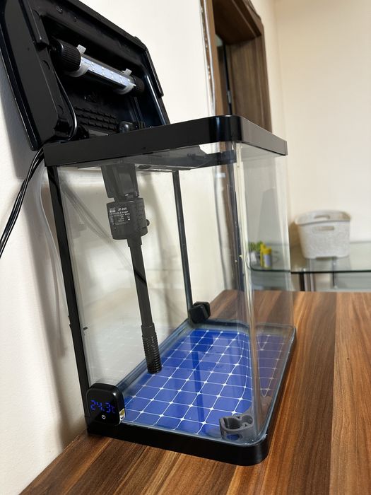 Оборудван аквариум + подаръци