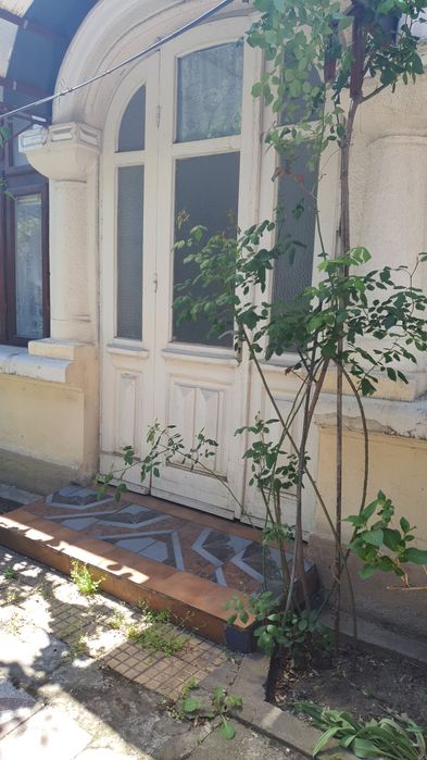 Casă pt locuit sau sediu firma ,desfășurare activități