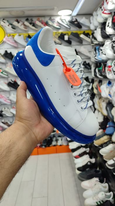 Vând adidași diferite marcii