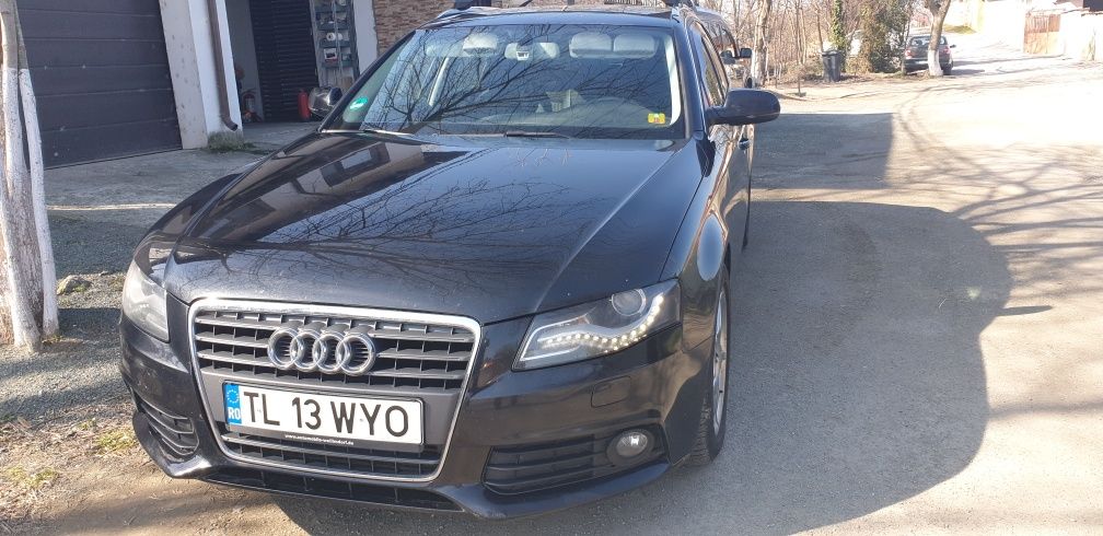 AUDI A4 2010 întreținut