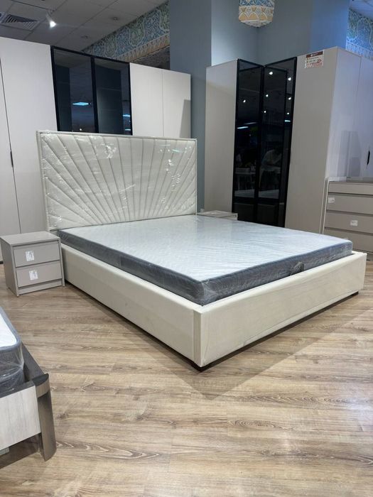 Кровать двухспальная по акции