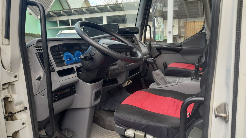 Renault vând sau schimb180dci 7,5t 2600€ 04