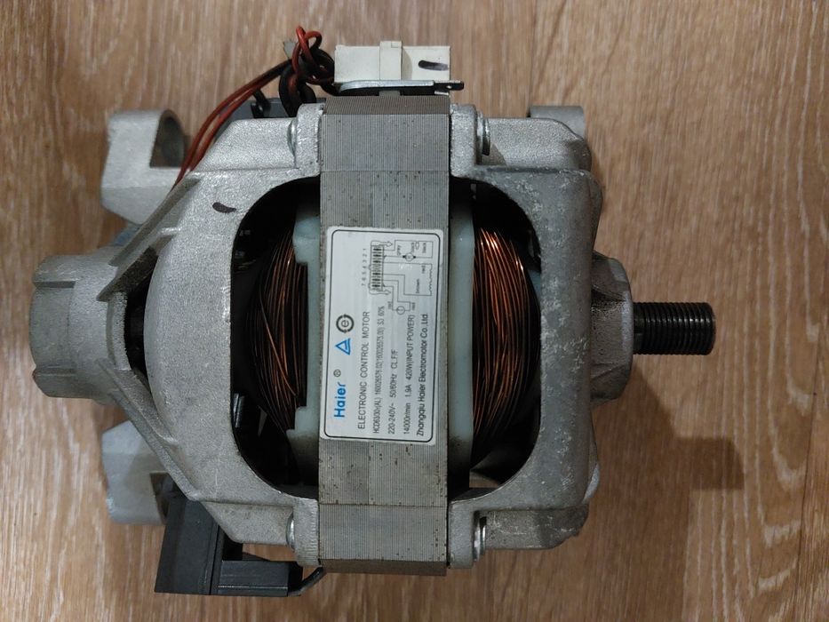 Продам двигатель от стиральной машины. INDESIT(hcd63-30y)