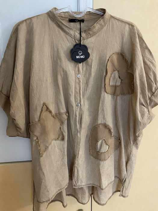 Риза “MU MU”100% памук с дънкена звезда и сърца,цвят пясък.