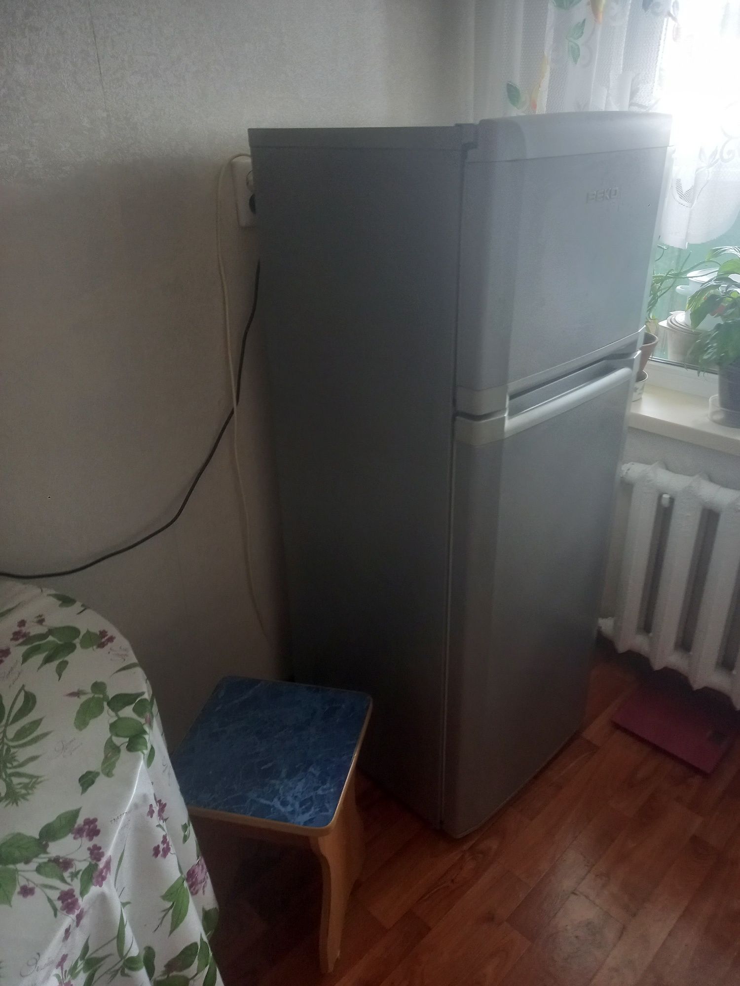 Продам холодильник
