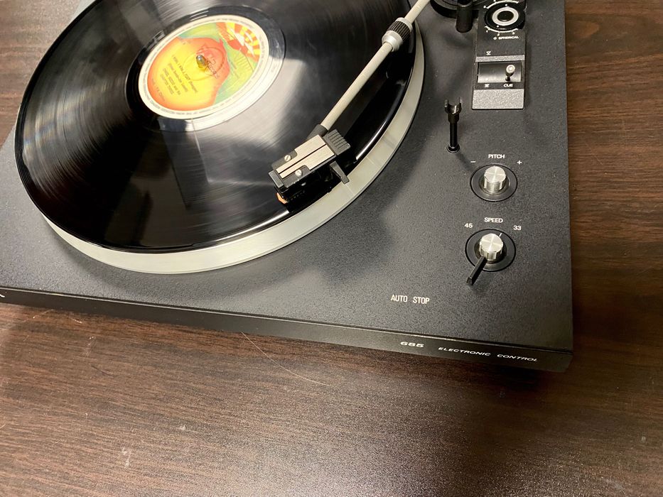 Отличен грамофон Philips