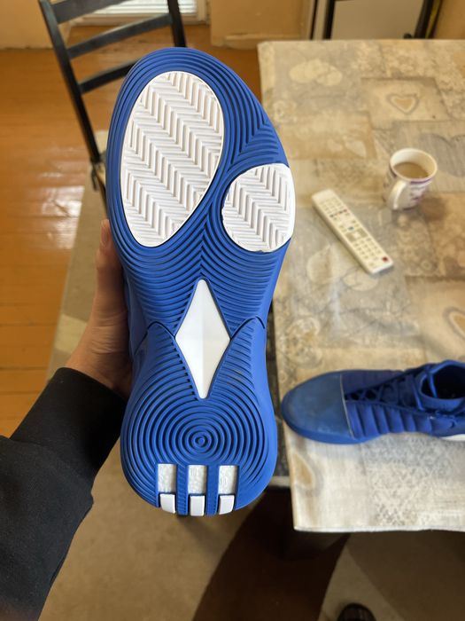 Баскетболни Маратонки ADIDAS VOLUME 7