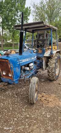 Tractor ford 2800 50 cp