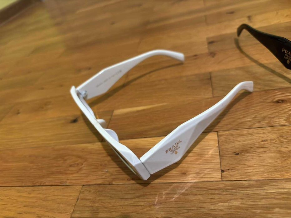 Prada luxury очила