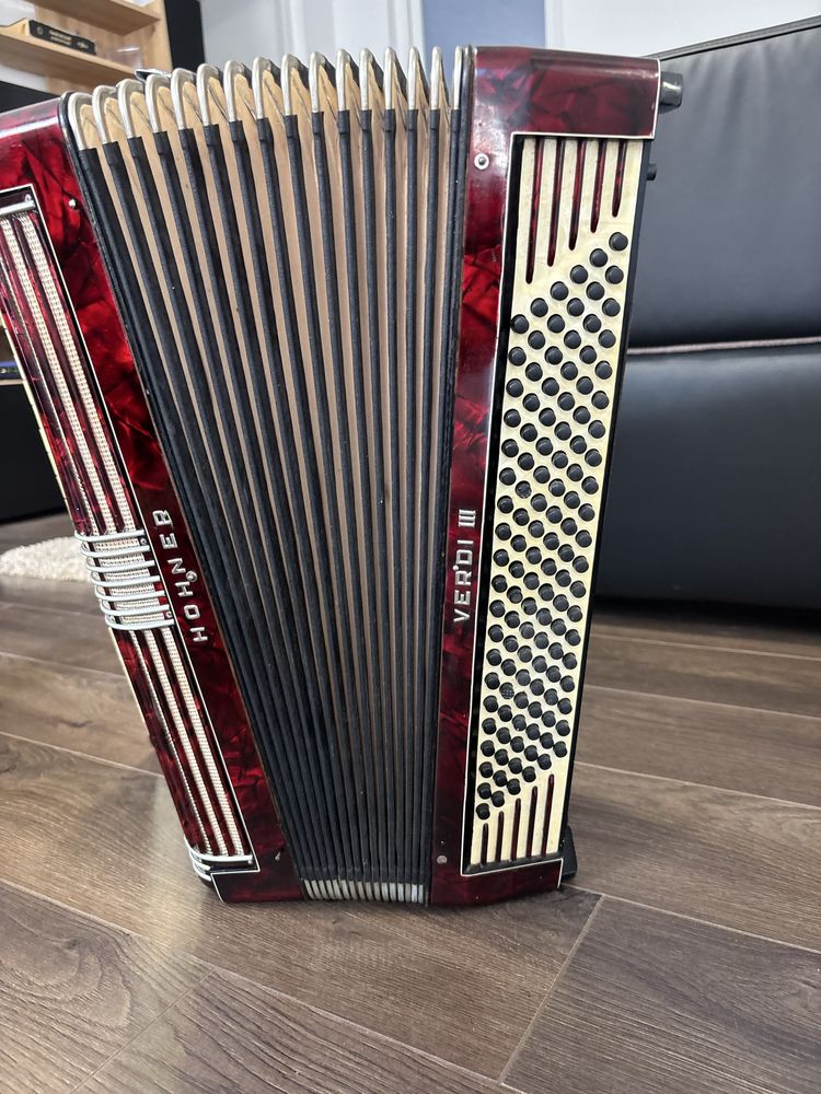 Acordeon Hohner Verdi 3 cu 120 de basi vergea