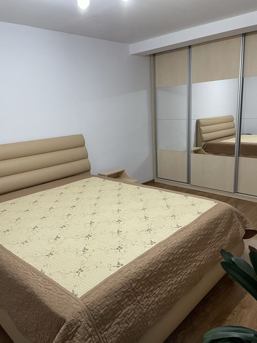 Persoana fizica, vând casă tip duplex