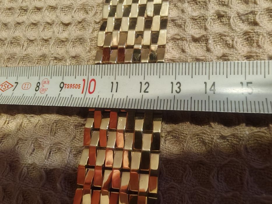 Продавам златна гривна 14к