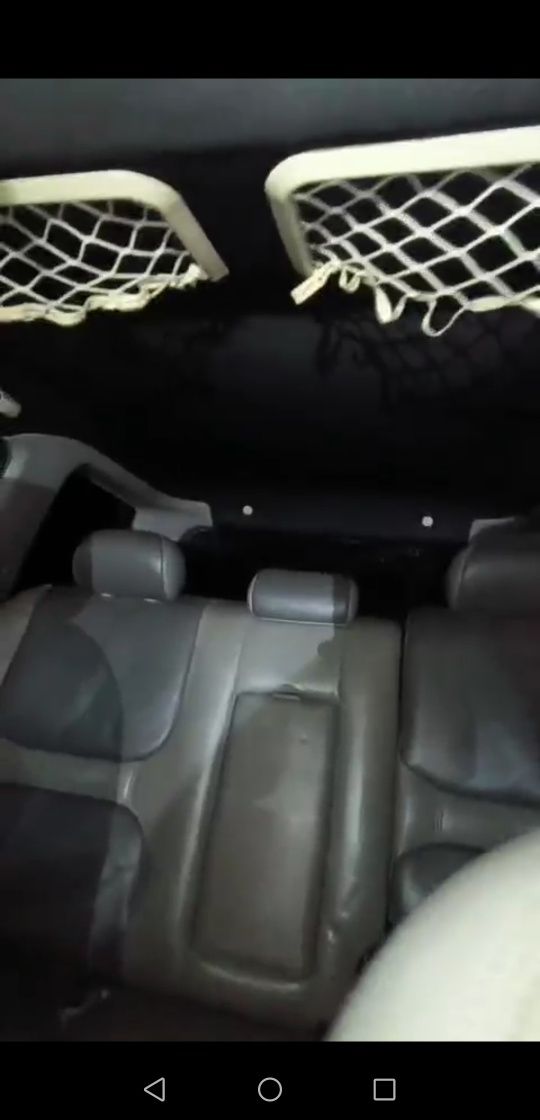 Retapitare plafon, polish auto, lumini ambientale