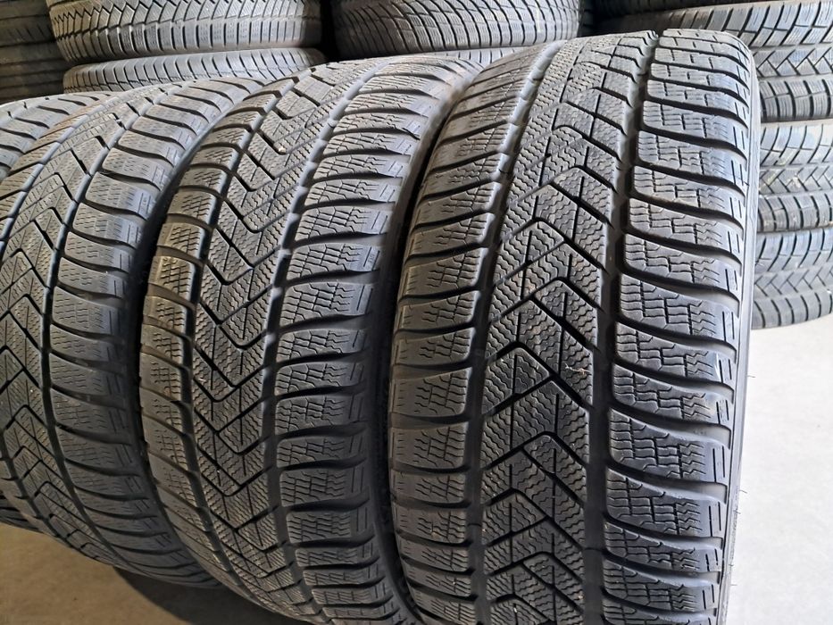 Anvelope second iarna 235 35 R20 Pirelli T0 Elect 6/7mm 2022