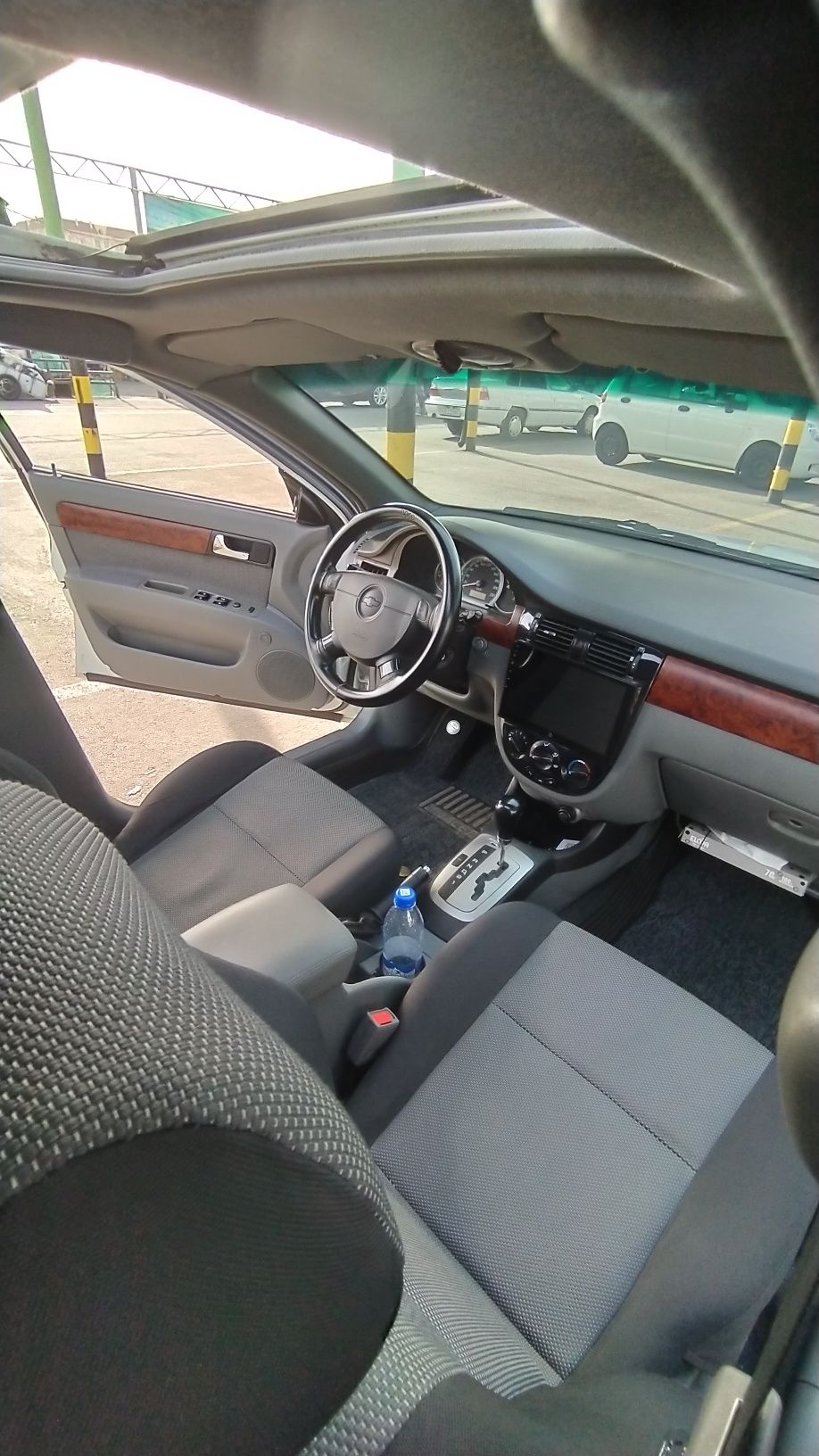 Lasetti 1.6 avtomat sotladi