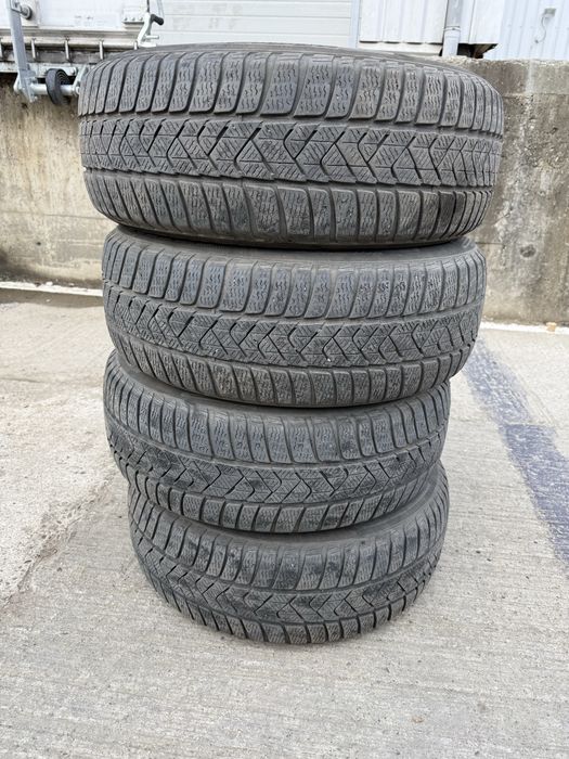 Set 4 Cauciucuri Pirelli 205/60/16 run flat- 160 lei buc