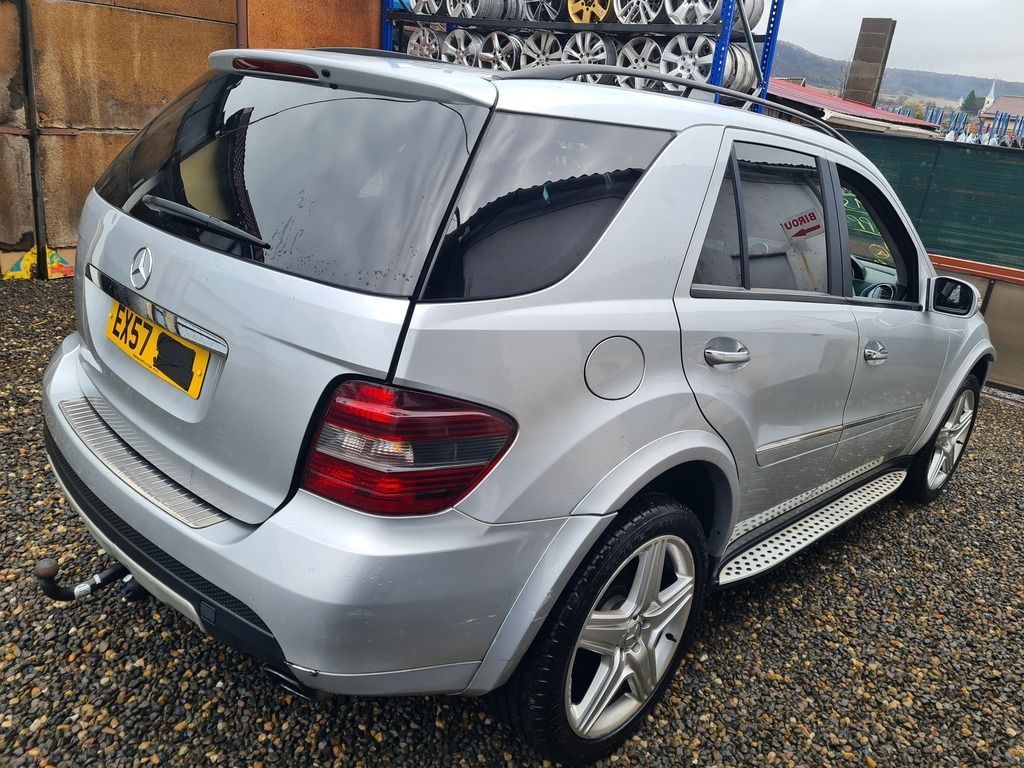 Capota Mercedes - Benz ML W164 2005 - 2008 SUV 4 Usi ARGINTIU (776)