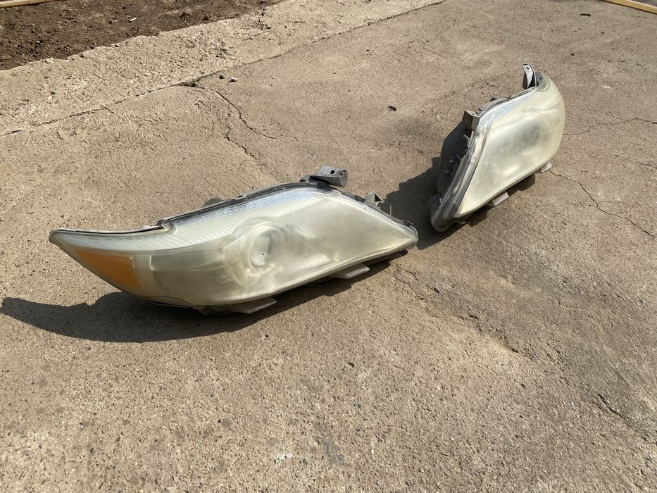 Продам фары передние от Toyota Camry 45