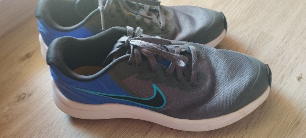 Nike маратонки запазени 38,5 за 50 лв.