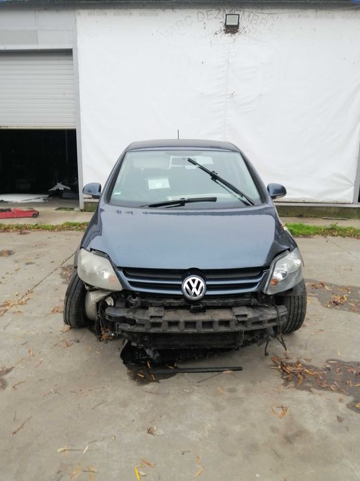 Dezmembram Golf 5 motor 1.9 cod motor BLS