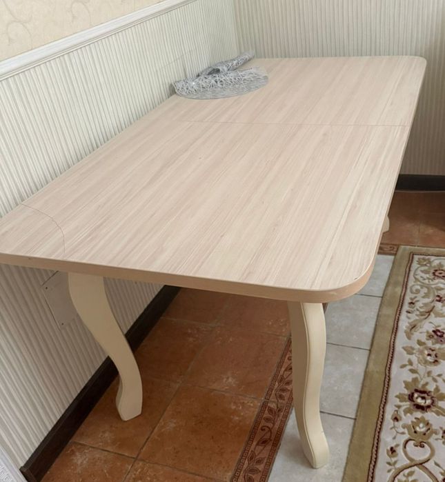 Продаётся стол в хорошем состоянии!