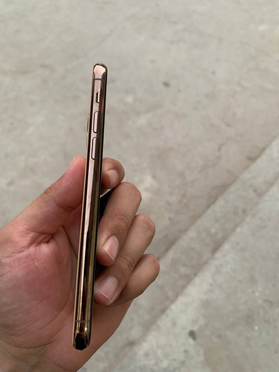Iphone 11 pro gold