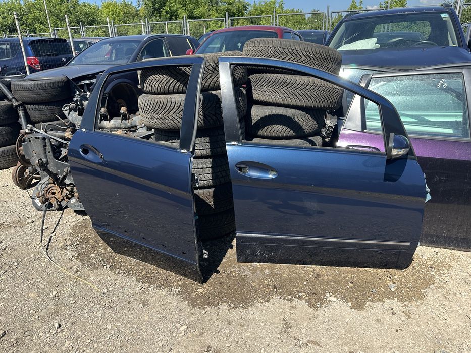 Десни врати за Мерцедес В classa W245!