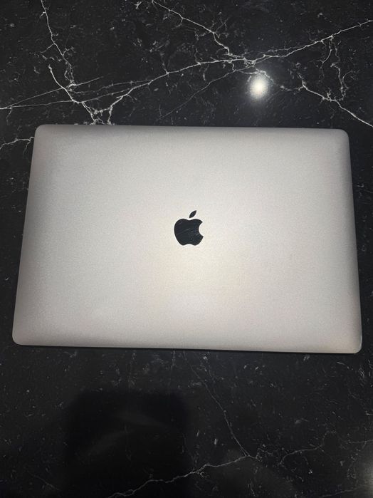 MacBook Pro 15'' 2018 - i9/32GB RAM/Radeon Pro 560X 4 GB/1 TB SSD